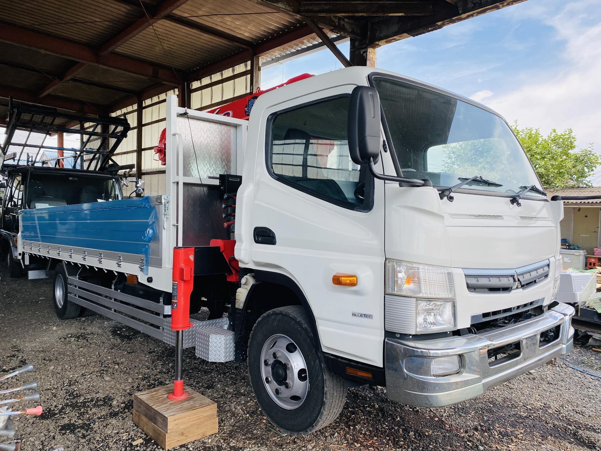 RARA Auto truck body fabrication and workshop